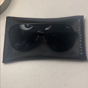 NEW black quay sunglasses